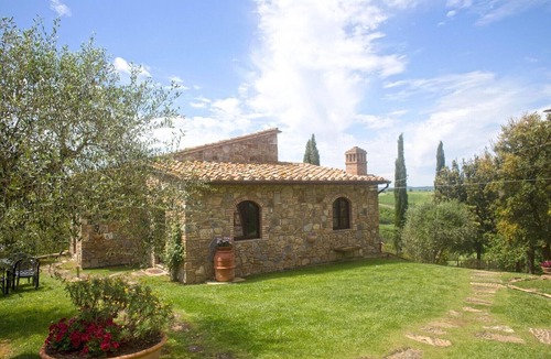 Cinigiano Apartment | Historic Stone House Casanova with Pool & close to Seaside