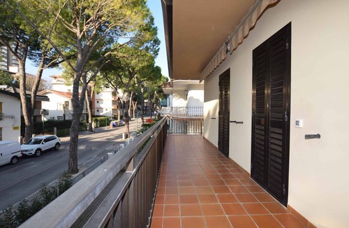 Lignano Sabbiadoro Apartment | Holiday apartment with air conditioning and balcony