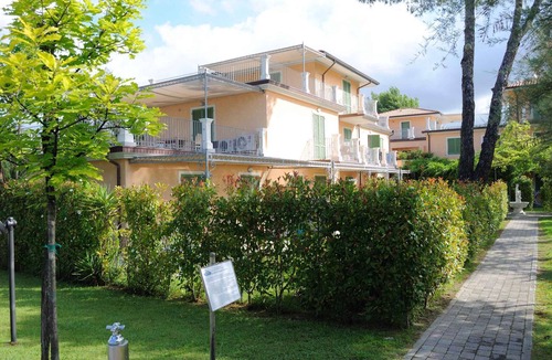 Poveromo Apartment | Holiday apartment mit Klimaanlage und Außenpool