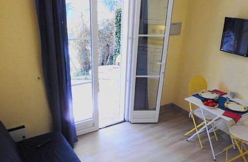 Les Restanques Apartment | Holiday apartment Grimaud for 1 - 2 persons with 1 bedroom - Row house