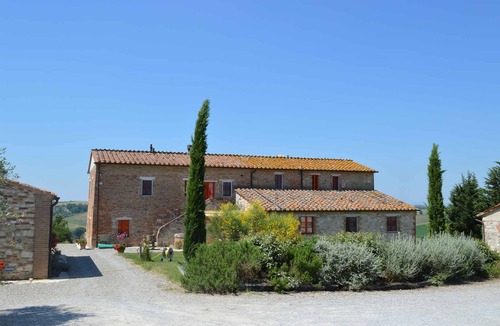 Bollano Apartment | Holiday apartment in the garden of an agri