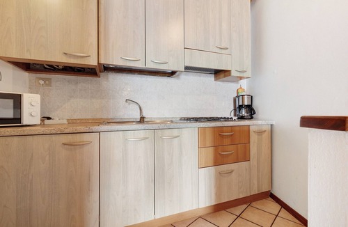 Gardola Apartment | Holiday Apartment 'Rustico Spagnol 4' with Lake View, Pool & Wi-Fi