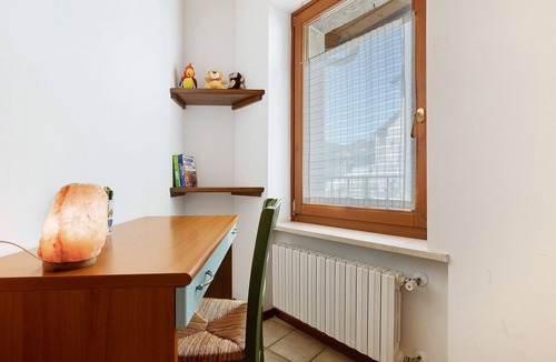 Gardola Apartment | Holiday Apartment 'Rustico Spagnol 4' with Lake View, Pool & Wi-Fi
