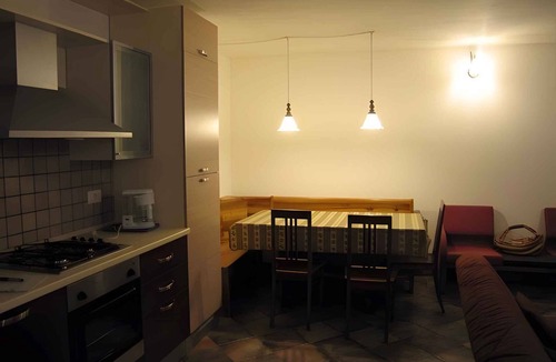 Locca Apartment | Holiday apartment with balcony and mountain view