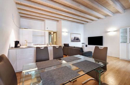Polpenazze del Garda House | Holiday Home 'Palazzo Archi 2A' with Pool & Wi-Fi