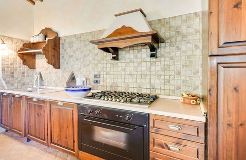 Celle sul Rigo House | Holiday Home in Celle Sul Rigo With Swimming Pool