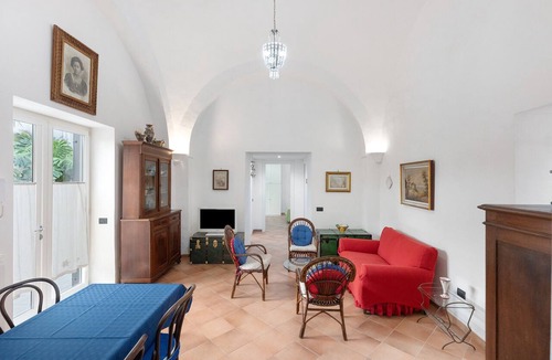 Meta House | Holiday Home 'Appartamento Anna' with Wi-Fi and Air Conditioning