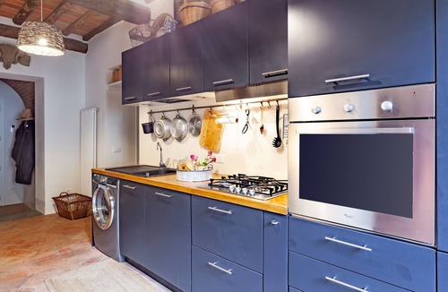 Nocchi House | Holiday Home 'Casa Laudomia' with Mountain View, Wi-Fi and Air Conditioning