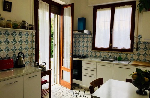 Marina di Pietrasanta House | Holiday Home House with garden close to the sea
