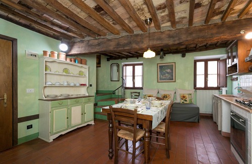 Chianni House | Holiday Home 'Il Mirtillo' with Wi-Fi & A/C