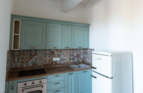 Patresi House | Holiday Home 'Il Timo' with Sea View, Wi-Fi and Air Conditioning