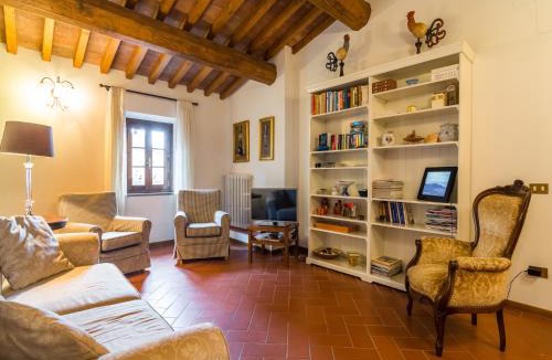 Orciatico House | Holiday Home in Tuscany with Pool