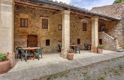 Saline di Volterra House | Holiday Home in Volterra With Pool and Terrace