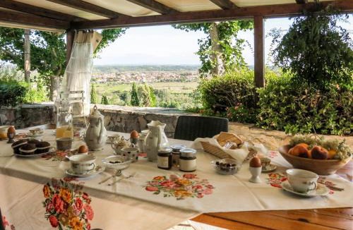 Cascine-La Croce House | Holiday Home Maestraccio by Interhome