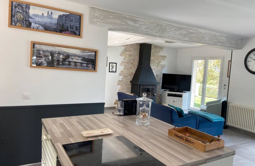 Tanneron House | Holiday Home 'Paisible Avec Piscine Privée' with Mountain View, Wi-Fi and Air Conditioning