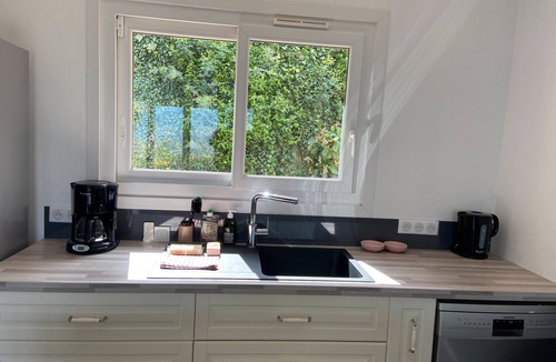 Tanneron House | Holiday Home 'Paisible Avec Piscine Privée' with Mountain View, Wi-Fi and Air Conditioning
