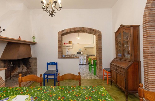 Fauglia House | Holiday Home 'Poggio6' with Shared Pool, Private Terrace and Wi-Fi