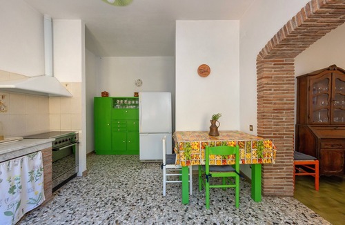 Fauglia House | Holiday Home 'Poggio6' with Shared Pool, Private Terrace and Wi-Fi
