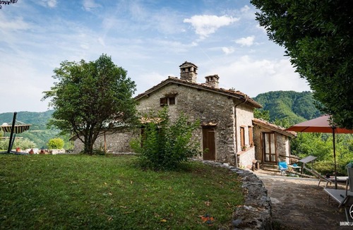 Vergemoli House | Holiday house 'Huts 1' with water view
