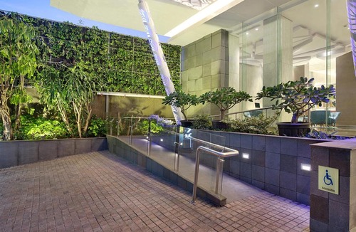 Kebon Kacang Hotel | Holiday Inn Express Jakarta Wahid Hasyim by IHG