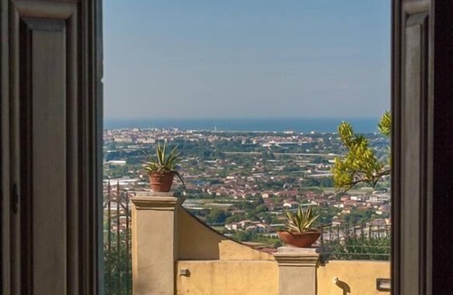 Marina di Pietrasanta Villa | holiday vacation large villa italy, tuscany, lucca, pietrasanta, view of sea, sea views, pool, air conditioning, wedding