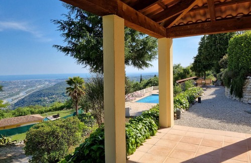 Gattieres House | Holiday villa with pool, large terrace and great sea and far view.