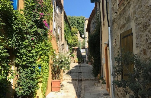Port Cogolin House | Holidays with a view of Port Grimaud, a stone's throw from Saint-Tropez