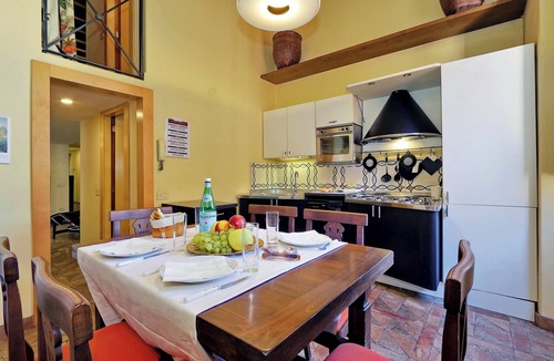Rione VII Regola House | Home in Campo dei Fiori (Old Town)