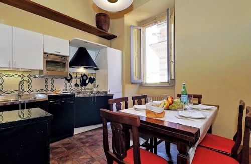 Rione VII Regola House | Home in Campo dei Fiori (Old Town)