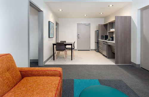 Orlando Hotel | Home2 Suites by Hilton Orlando Near UCF