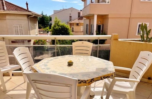 Frejus Plage Apartment | Homerez - 200 m away from the beach! Beautiful appartement for 6 ppl. at Fréjus