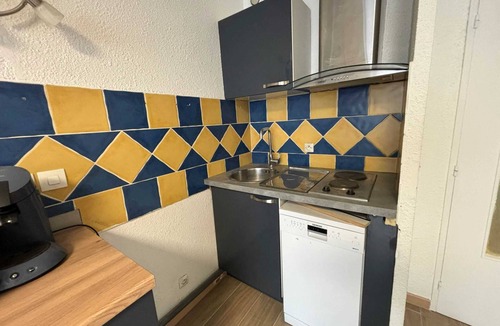 Frejus Apartment | Homerez - Studio Fréjus with pool