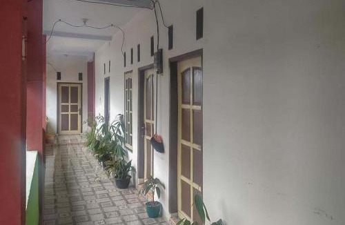 Anyer Hotel | Homestay E Rahayu Anyer RedPartner