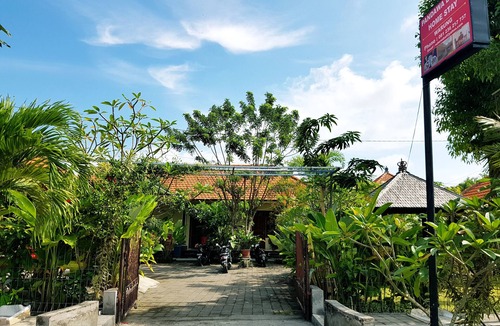 Kutuh Apartment | Homestay Near Pandawa Beach Family Room