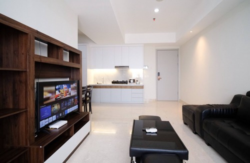 Surabaya Apartment | Homey 3Br With Private Lift At Grand Sungkono Lagoon Apartment