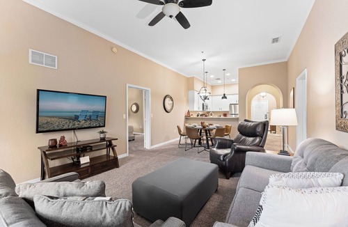 Calabria Condo | Homey Nature Escape – Luxury Condo for 6 in Desirable Caribe Cove Resort!