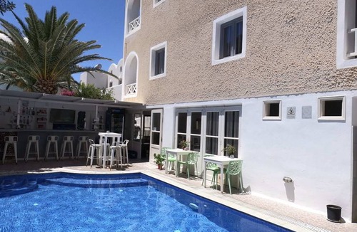 Perissa Hostel | Hostel ∙ 8 guests