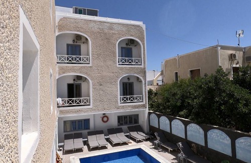Perissa Hostel | Hostel ∙ 8 guests