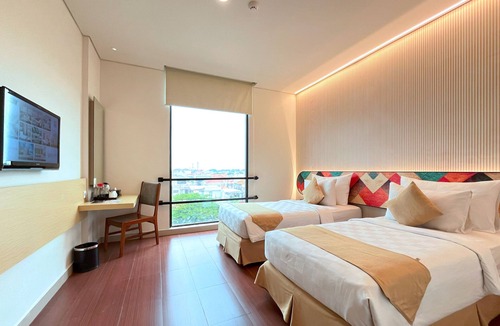 Surabaya Hotel | Hotel 88 Embong Malang Tunjungan By WH