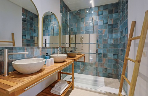 Riou - Petit Juas - Av de Grasse Hotel | Hotel Albert 1er