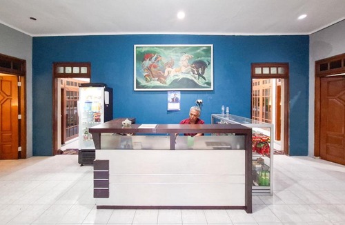Nganjuk Hotel | Hotel Djaya RedPartner near Alun Alun Nganjuk