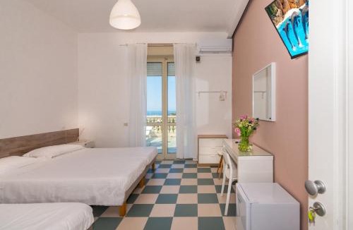 Marina di Pietrasanta Hotel | Hotel Happy