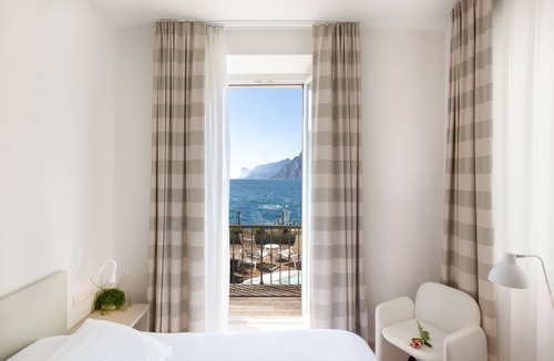 Torbole sul Garda Hotel | Hotel Lago di Garda