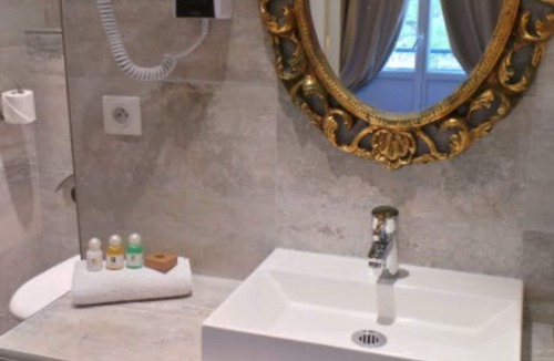 Antibes Old Town Hotel | Hotel Le Relais Du Postillon