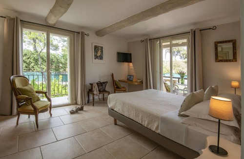 Saint-Paul-de-Vence Hotel | Hotel Les Messugues