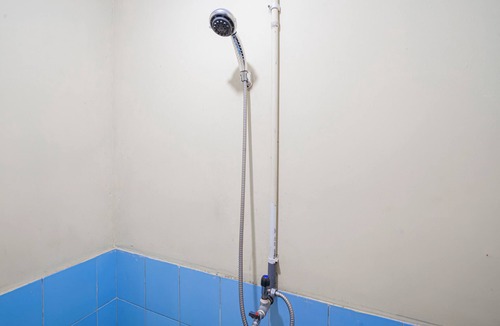 Pameungpeuk Hotel | Hotel O Ar Guest House Syariah