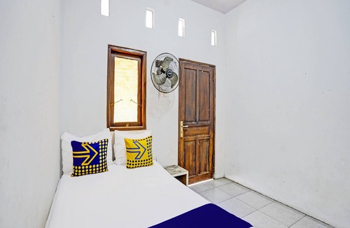 Prigen Hotel | Hotel O Fun Guesthouse Syariah