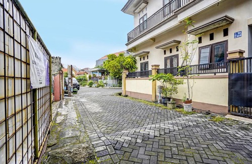 Surabaya Hotel | Hotel O Grand Village