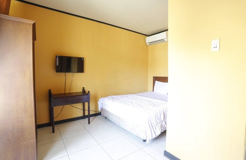 Samarinda Hotel | Hotel O Guest House Leo Patra