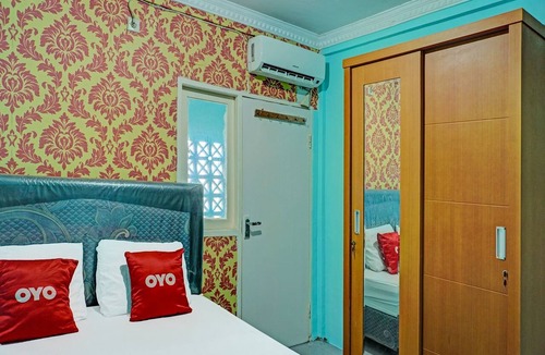 Karawang Hotel | Hotel O Home Stay Elis Cateliya Syariah